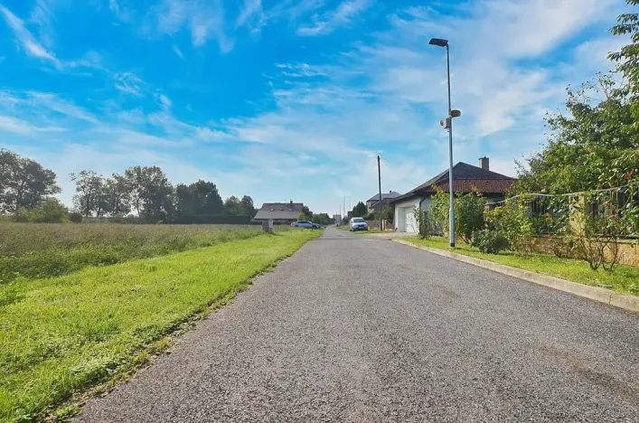 Prodej pozemku pro bydlení, Dvory, 1066 m2