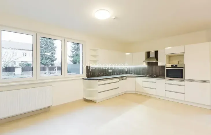 Pronájem vily, Praha, Ke smrčině, 260 m2