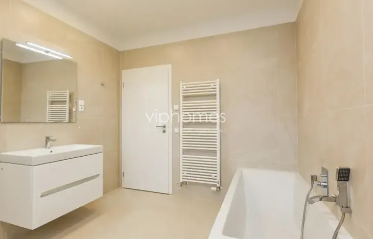 Pronájem vily, Praha, Ke smrčině, 260 m2