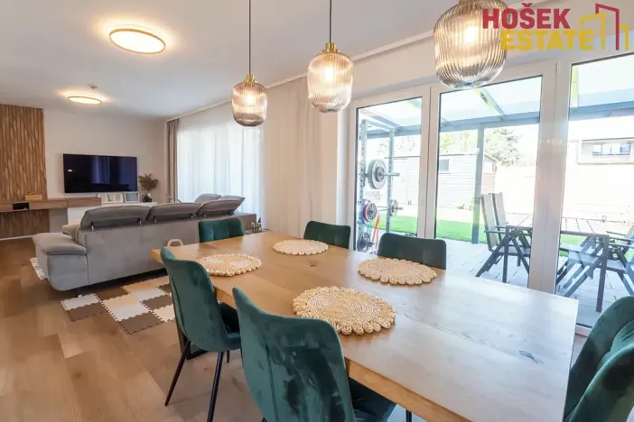 Pronájem rodinného domu, Holubice, 122 m2