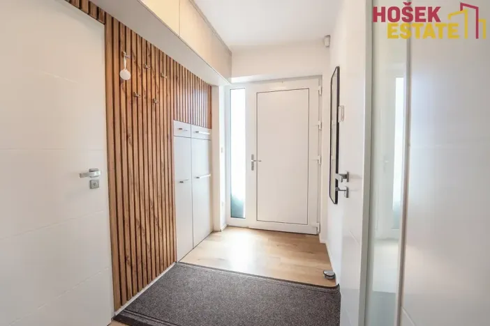 Pronájem rodinného domu, Holubice, 122 m2