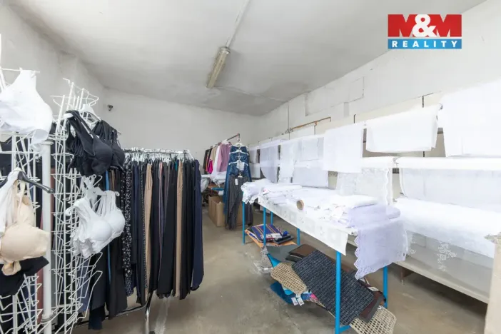 Pronájem obchodního prostoru, Slavkov u Brna, Palackého náměstí, 134 m2