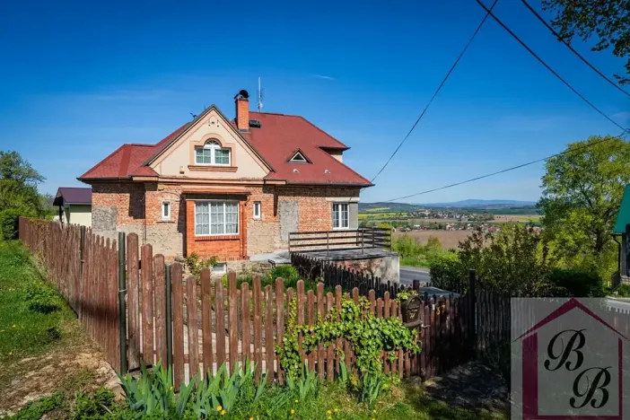 Prodej rodinného domu, Dobrovice, 219 m2