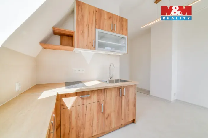 Pronájem bytu 1+kk, Cheb, Zlatá, 36 m2