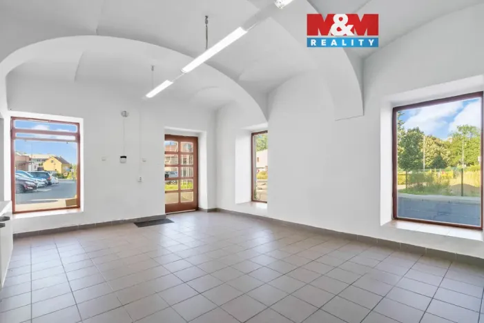 Prodej obchodního prostoru, Mimoň - Mimoň II, náměstí Čsl. armády, 150 m2