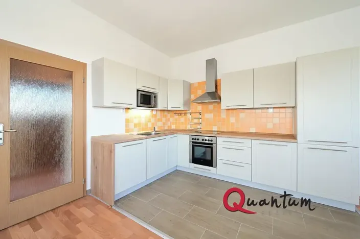 Pronájem bytu 2+kk, Jesenice, Sluneční, 66 m2