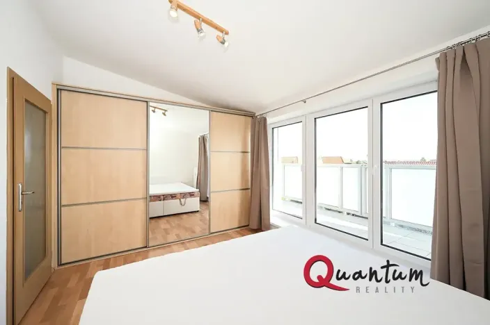 Pronájem bytu 2+kk, Jesenice, Sluneční, 66 m2