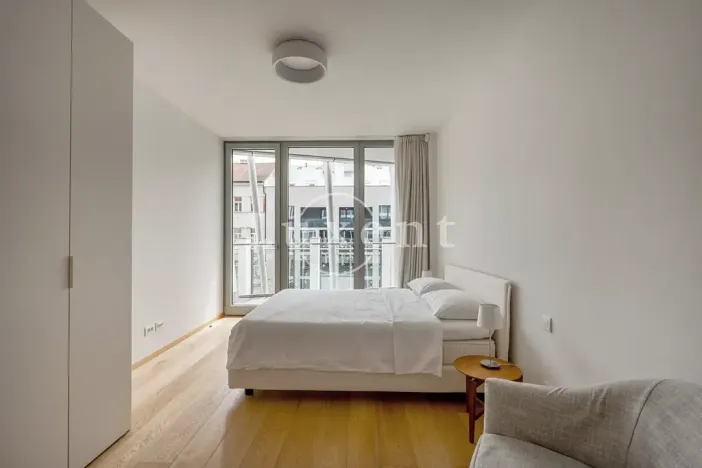 Pronájem bytu 2+kk, Praha, Holečkova, 74 m2