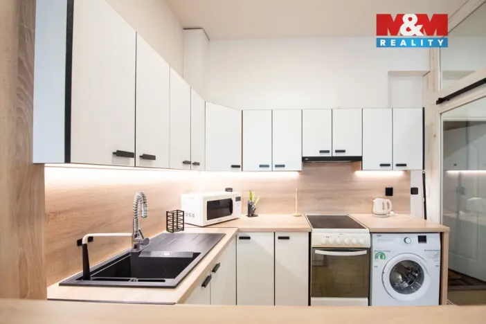 Pronájem bytu 1+kk, Hořice, Čsl. armády, 36 m2