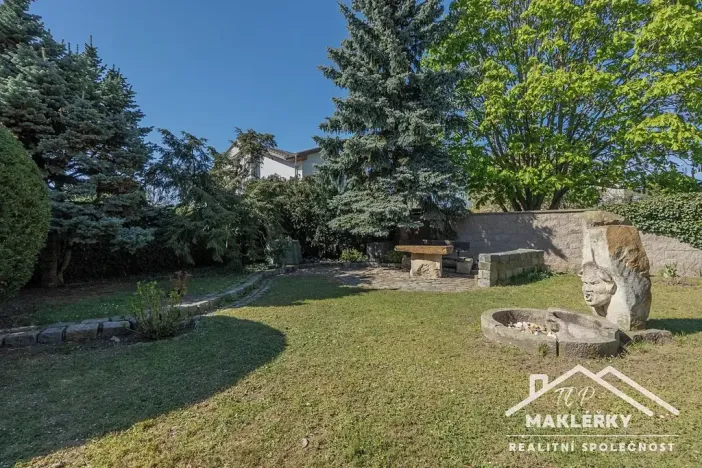 Prodej rodinného domu, Šestajovice, Máchova, 278 m2