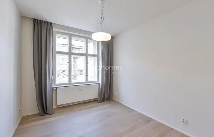 Pronájem bytu 1+kk, Praha - Vinohrady, Lucemburská, 30 m2