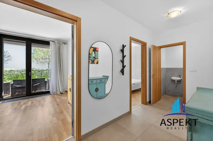 Pronájem bytu 2+kk, Praha - Holešovice, Dělnická, 52 m2