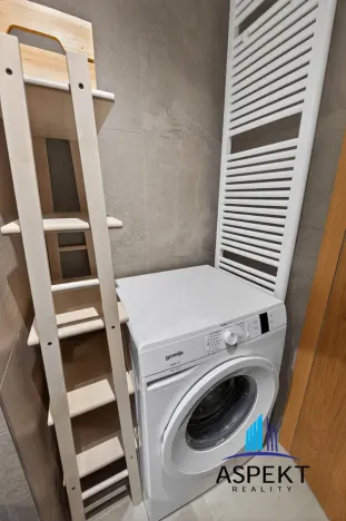 Pronájem bytu 2+kk, Praha - Holešovice, Dělnická, 52 m2