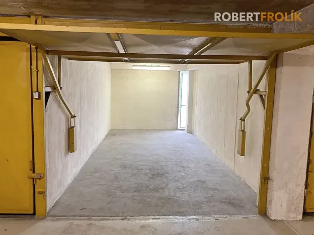 Pronájem garáže, Praha - Liboc, Navigátorů, 18 m2