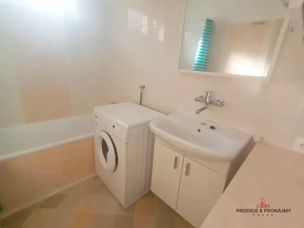 Pronájem bytu 2+1, Praha, Eliášova, 82 m2