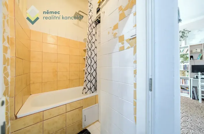 Pronájem bytu 2+kk, Praha - Vysočany, Mlékárenská, 56 m2