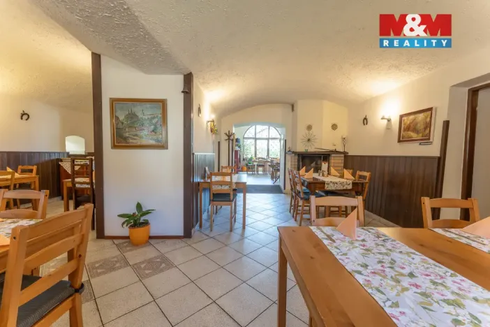 Prodej restaurace, Suchdol, 390 m2