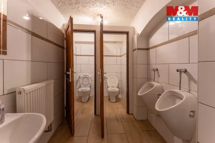 Prodej restaurace, Suchdol, 390 m2