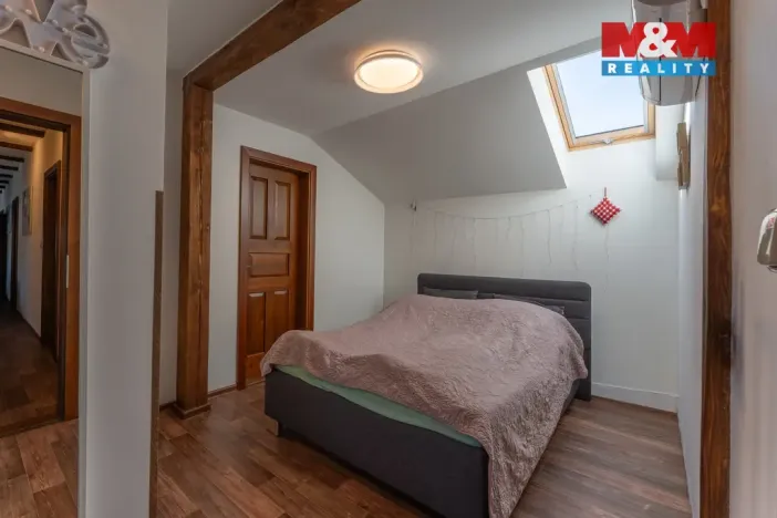 Prodej restaurace, Suchdol, 390 m2