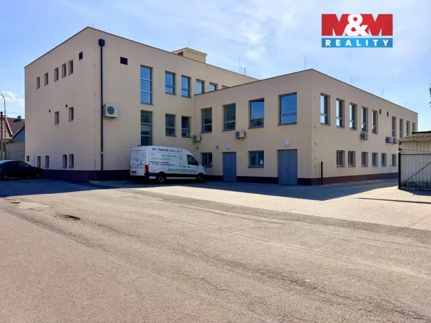 Pronájem kanceláře, Pardubice - Staré Čívice, Přeloučská, 140 m2