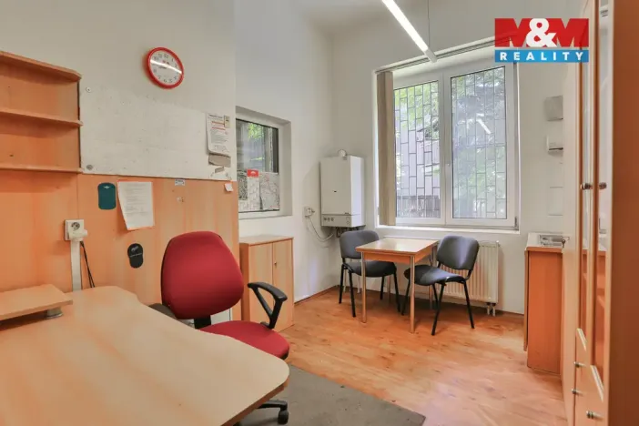 Pronájem obchodního prostoru, Český Těšín, náměstí ČSA, 110 m2
