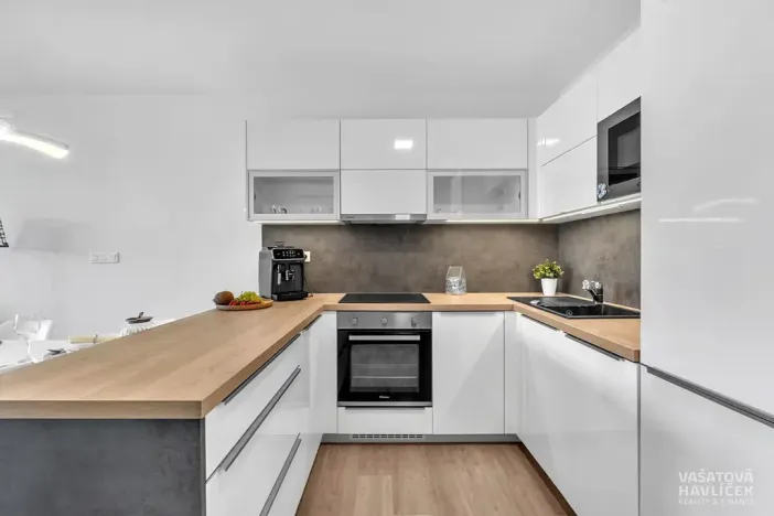 Pronájem bytu 3+kk, Lochenice, 103 m2