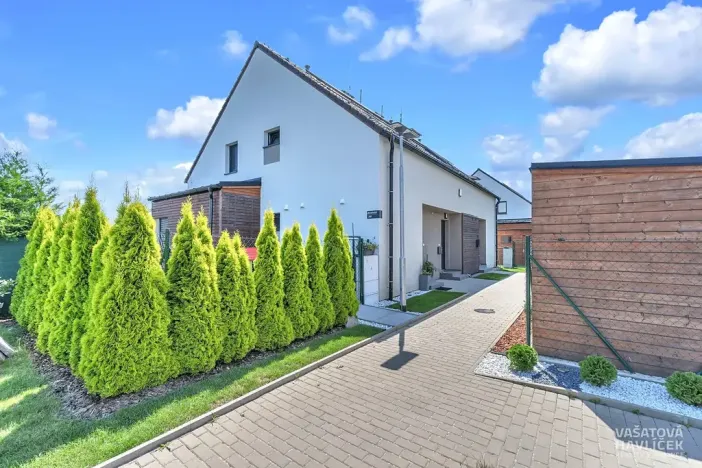 Pronájem bytu 3+kk, Lochenice, 103 m2