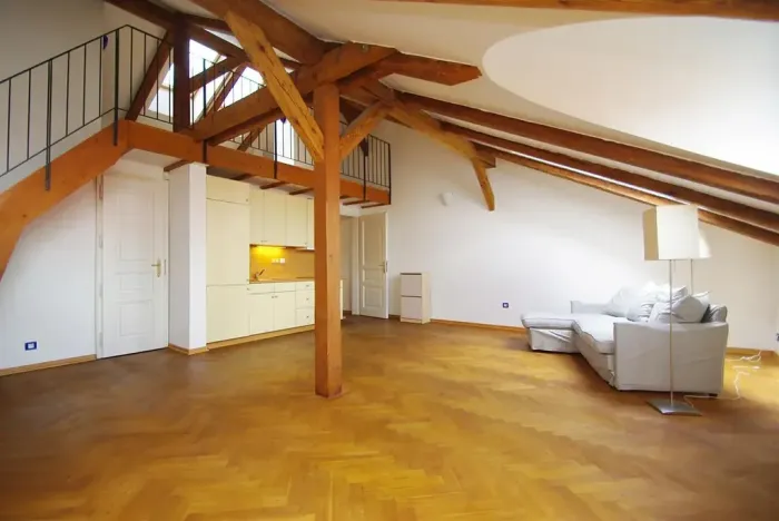 Pronájem atypického bytu, Praha - Karlín, Za Poříčskou bránou, 61 m2