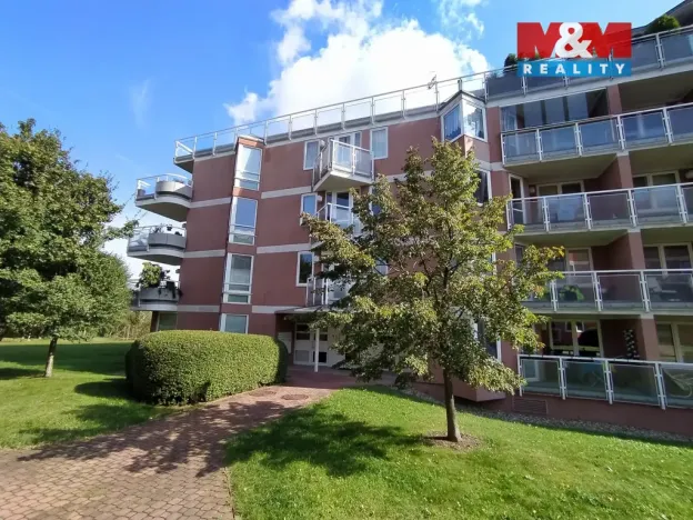 Pronájem bytu 2+kk, Praha, U kříže, 66 m2