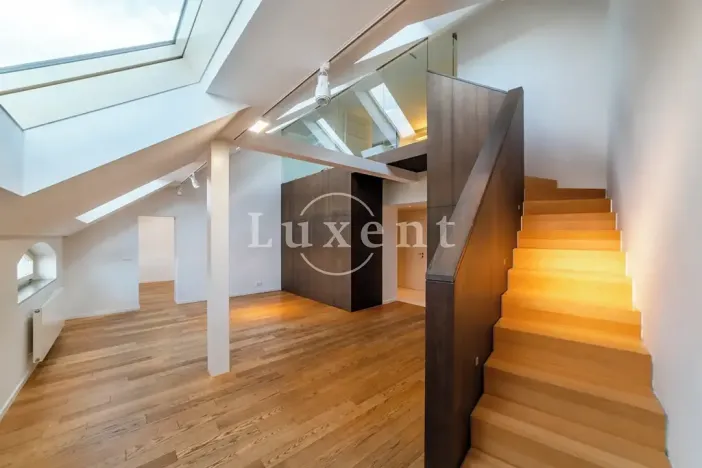 Pronájem bytu 3+1, Praha - Bubeneč, U akademie, 135 m2