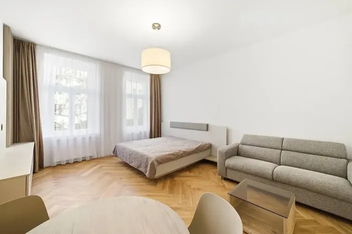 Pronájem bytu 2+kk, Praha - Vinohrady, Velehradská, 44 m2
