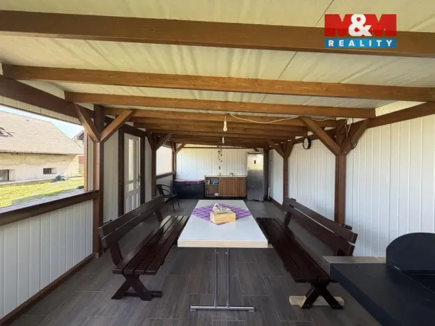 Prodej rodinného domu, Korozluky, 200 m2