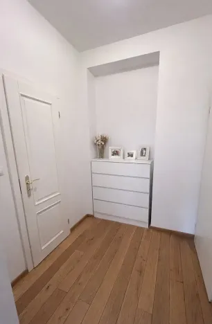 Pronájem bytu 2+kk, Praha - Bubeneč, Korunovační, 36 m2
