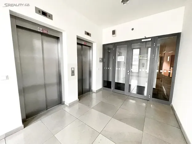 Pronájem kanceláře, Brno, Úzká, 300 m2