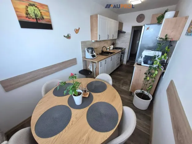 Prodej bytu 3+1, Praha - Horní Měcholupy, Milánská, 89 m2