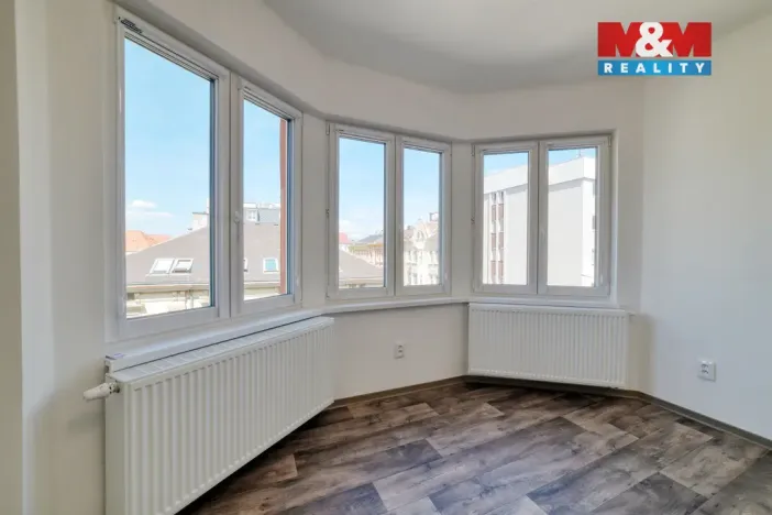 Pronájem bytu 4+1, Cheb, Májová, 121 m2
