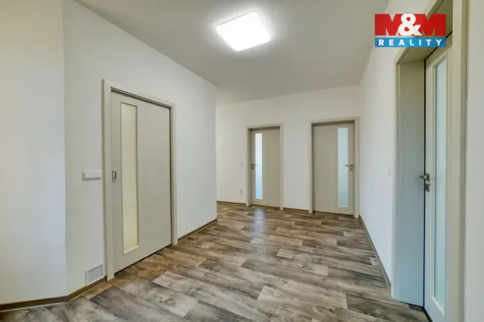 Pronájem bytu 4+1, Cheb, Májová, 121 m2