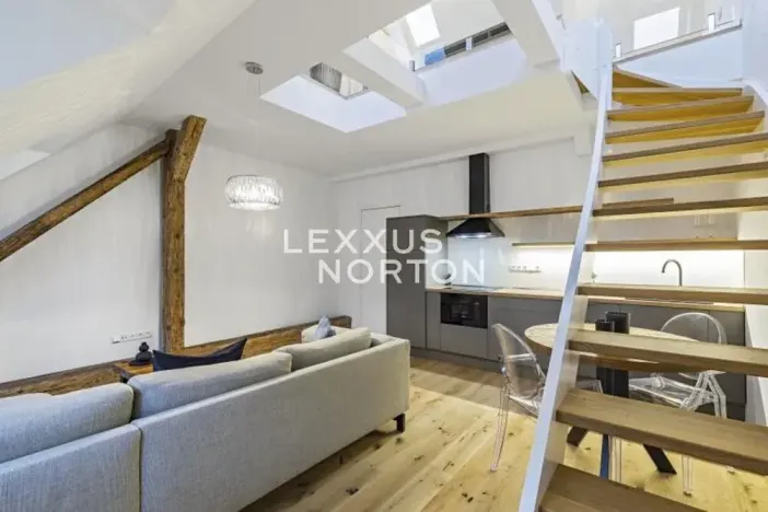 Pronájem bytu 2+kk, Praha - Staré Město, V kotcích, 70 m2