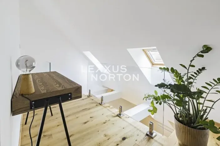 Pronájem bytu 2+kk, Praha - Staré Město, V kotcích, 70 m2