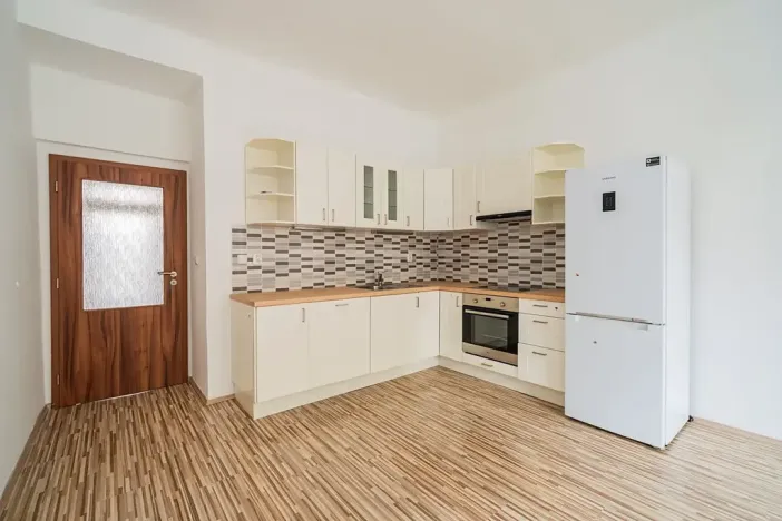 Pronájem bytu 2+kk, Praha - Vršovice, Vršovická, 48 m2