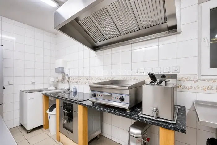 Prodej ubytování, Číměř, 650 m2