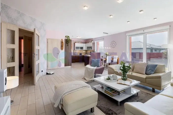 Prodej rodinného domu, Strančice, V Zátiší, 202 m2