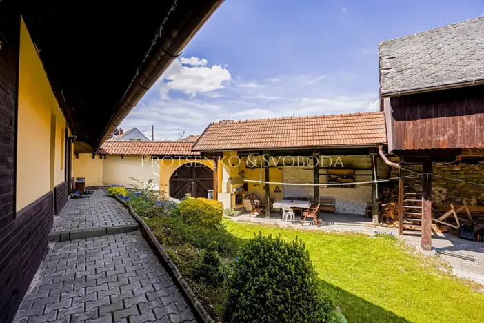 Prodej rodinného domu, Rohozná, 730 m2