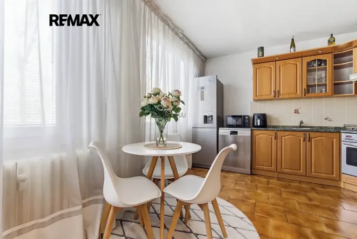 Prodej bytu 3+kk, Praha - Prosek, Vysočanská, 73 m2