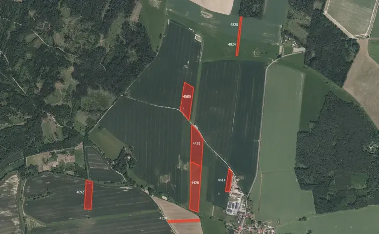 Prodej pole, Křenovice, 126648 m2