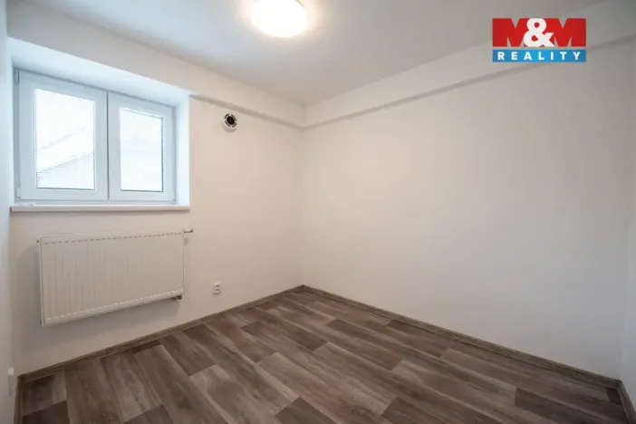Pronájem bytu 2+1, Hradec Králové - Věkoše, Lomená, 58 m2