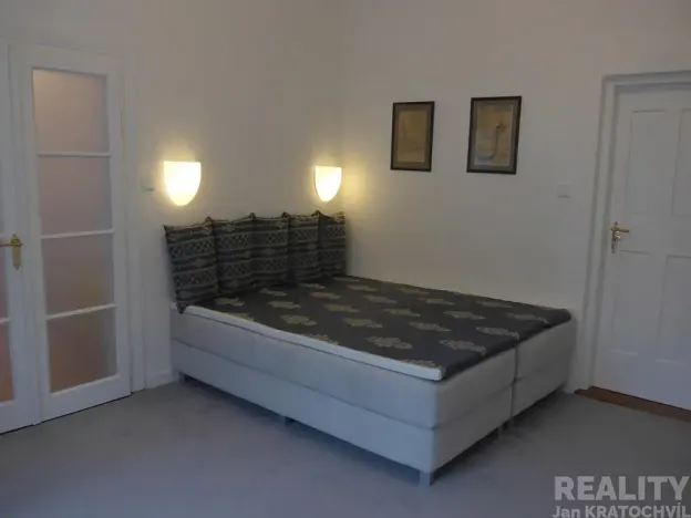 Pronájem bytu 2+1, Praha - Malá Strana, Maltézské náměstí, 76 m2