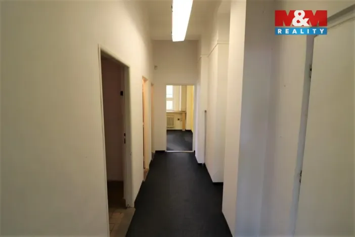 Pronájem obchodního prostoru, Praha - Holešovice, Ortenovo náměstí, 77 m2
