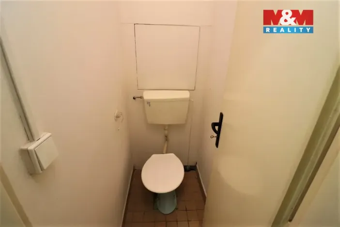 Pronájem obchodního prostoru, Praha - Holešovice, Ortenovo náměstí, 77 m2