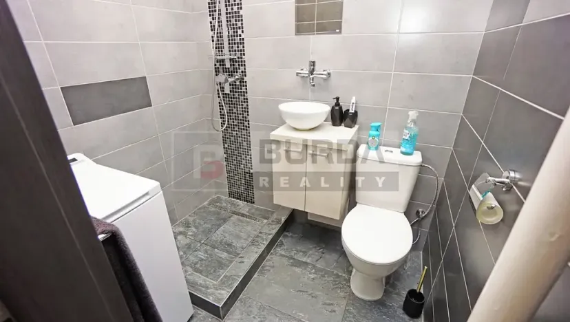 Prodej bytu 2+kk, Neratovice, 30 m2